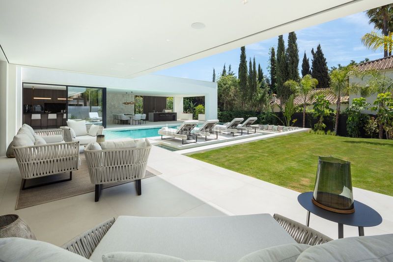 Foto 4adc1b7a-26f9-49d2-a467-1da15847522e. Xalet amb aparcament piscina a Las Brisas Marbella