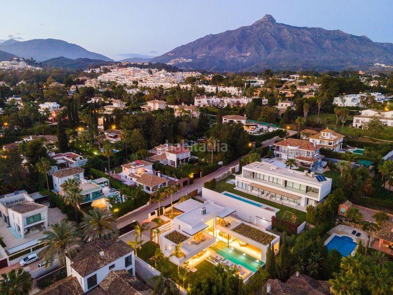 Foto 7e0e1f57-3f22-47e6-96f8-b9535d756099. Xalet amb aparcament piscina a Las Brisas Marbella