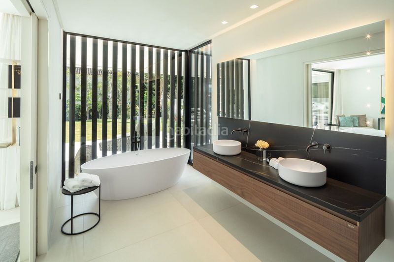 Foto edd44aed-658d-4dcc-9729-13969144e5cb. Xalet amb aparcament piscina a Las Brisas Marbella