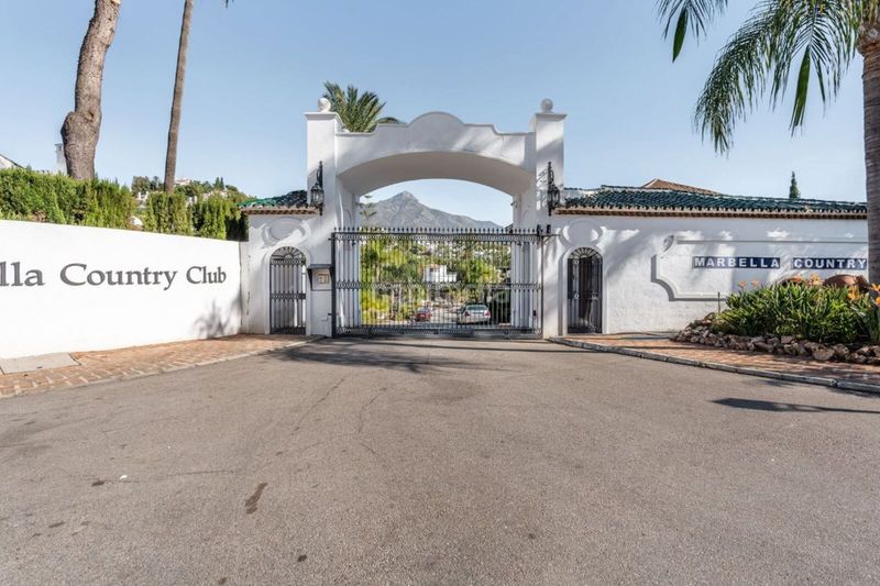 Foto f328e710-b4bb-45a0-a7fd-fce1e47161fe. Chalet en Las Brisas Marbella