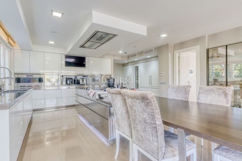 Foto 0c66acad-5c5c-45c7-9b47-4ce6049f3cc9. Chalet en bahía de Marbella Marbella