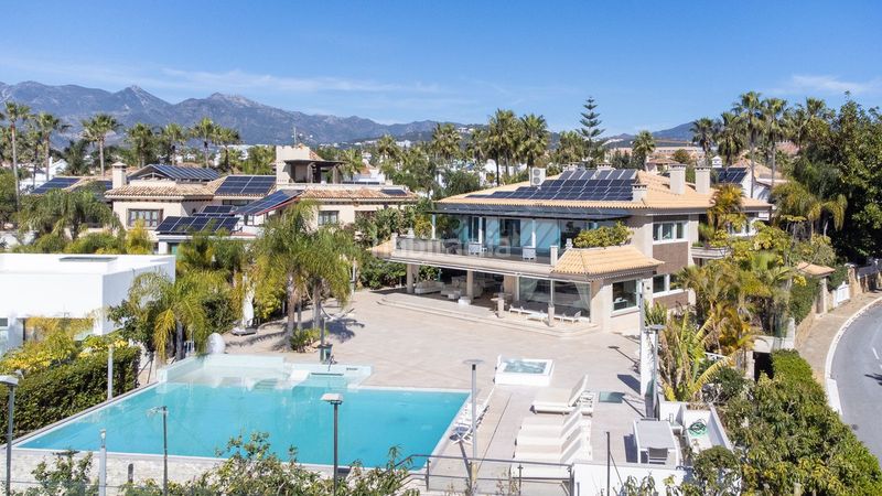 Foto 2a1fb213-f57c-493e-83a1-86717f4ff5a7. Chalet en bahía de Marbella Marbella