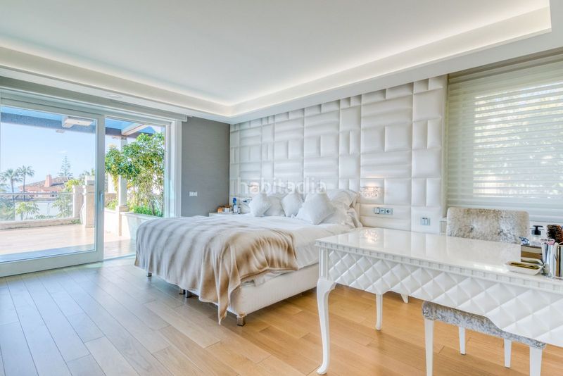 Foto 5d95e7d1-12c5-4c60-935a-9a5d4f494791. Chalet en bahía de Marbella Marbella