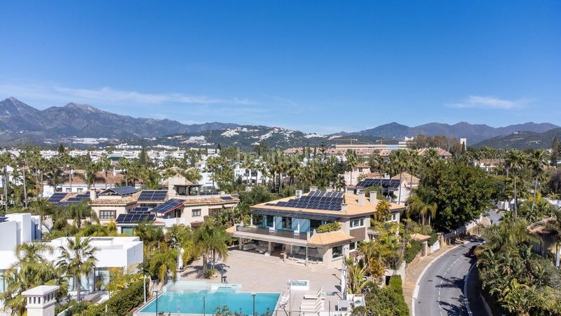 Foto 65f4f5fa-7f97-48d8-b2be-17ee784495d0. Chalet en bahía de Marbella Marbella