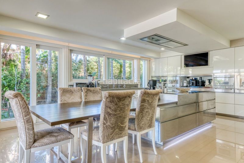 Foto c385ef1b-43ec-4787-9dfd-d0a948d96c65. Chalet en bahía de Marbella Marbella