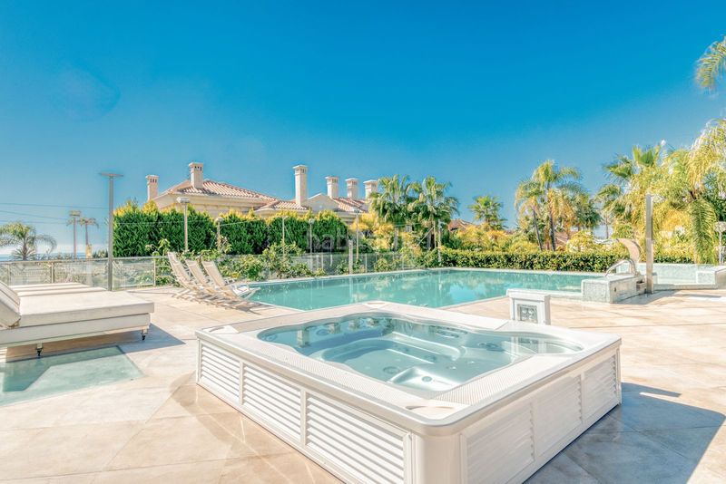 Foto d50db8ae-8039-4eb0-825f-67fb6e8f19e5. Chalet en bahía de Marbella Marbella