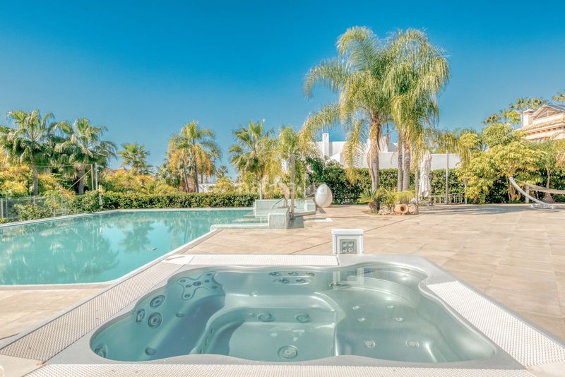 Foto dab20ef4-603b-4355-9adc-12a85bb926d2. Chalet en bahía de Marbella Marbella