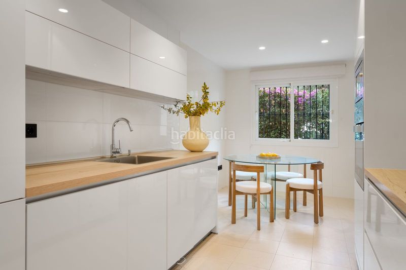 Foto b8497639-b7ef-4a83-b883-36da3c4558ac. Planta baixa amb aparcament piscina a Nagüeles Alto Marbella