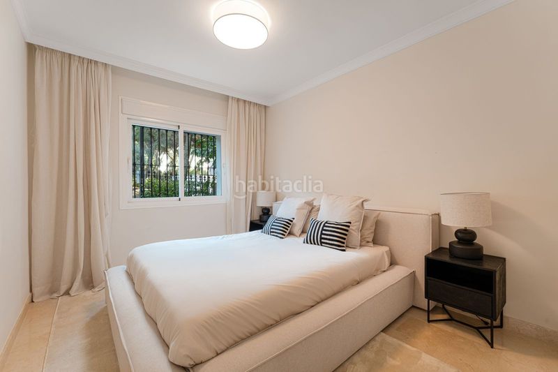 Foto e636168e-7b45-4f27-bdd1-784ea48babfa. Planta baixa amb aparcament piscina a Nagüeles Alto Marbella