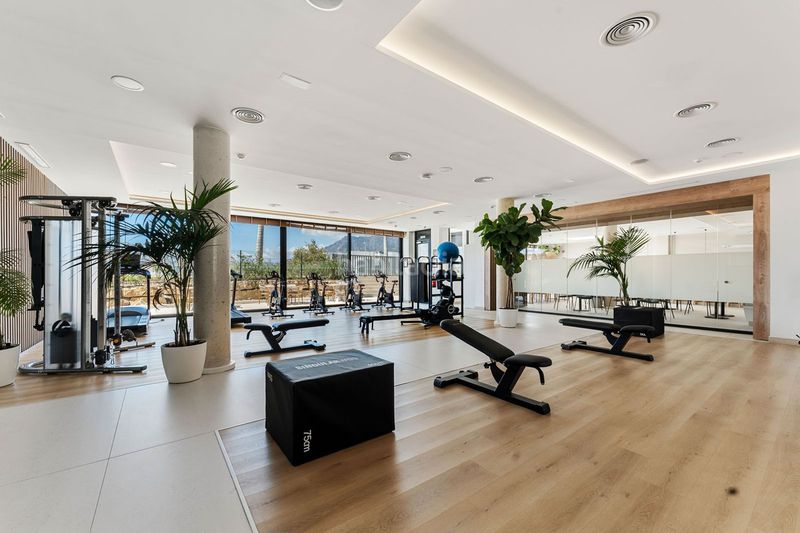 Foto a6ee2c20-ba1b-42e3-99c4-39a1c202eb38. Planta baixa amb aparcament piscina a bahía de Marbella Marbella