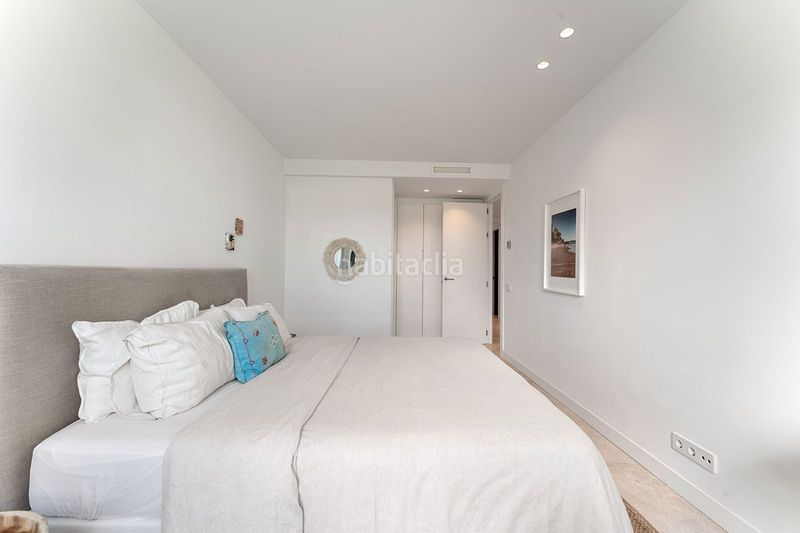 Foto d7014f10-7aa4-41f7-8c8d-9625316b81d6. Planta baixa amb aparcament piscina a bahía de Marbella Marbella