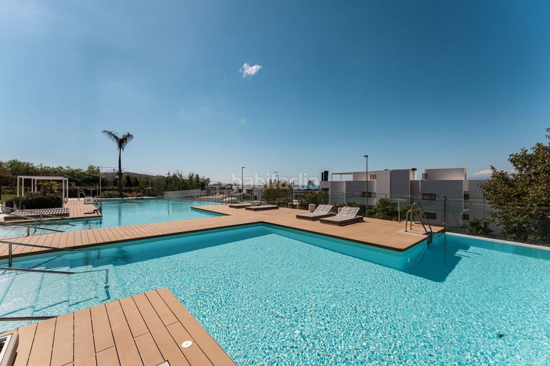 Foto ee8720ff-cbd0-47c4-b1fb-0594828ddd3f. Planta baixa amb aparcament piscina a bahía de Marbella Marbella