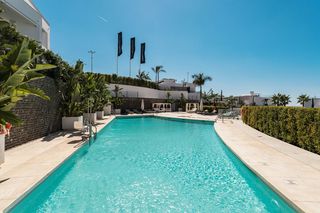 Rez-de-chaussée à Bahía de Marbella