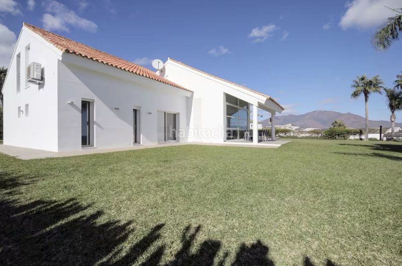 Foto 24d2e0f2-becc-4dc9-8185-141bd39707b8. Chalet en Manilva pueblo Manilva