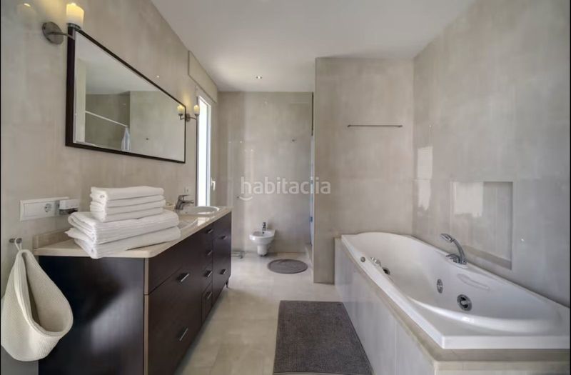 Foto 6a12d98c-fade-4b6d-960a-9d1c24663308. Xalet amb aparcament piscina a Manilva pueblo Manilva