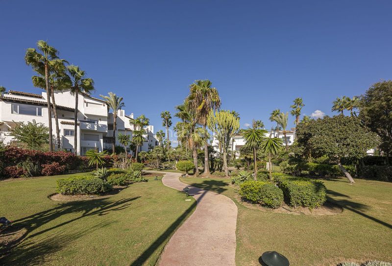 Foto 341fa0fb-4198-4377-bd12-8af5202585fa. Planta baja en Villacana - Costalita - Saladillo Estepona