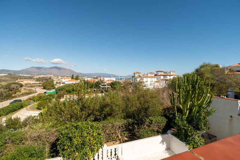 Foto a50f379b-60ac-4c59-9134-e97670563170. Casa adossada amb piscina a Alcorrín Manilva