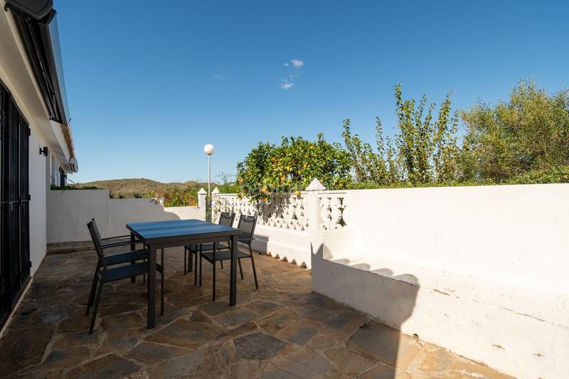 Foto 9d040e97-f8d0-409f-8aab-4768a31a2946. Semi detached house with pool in Alcorrín Manilva