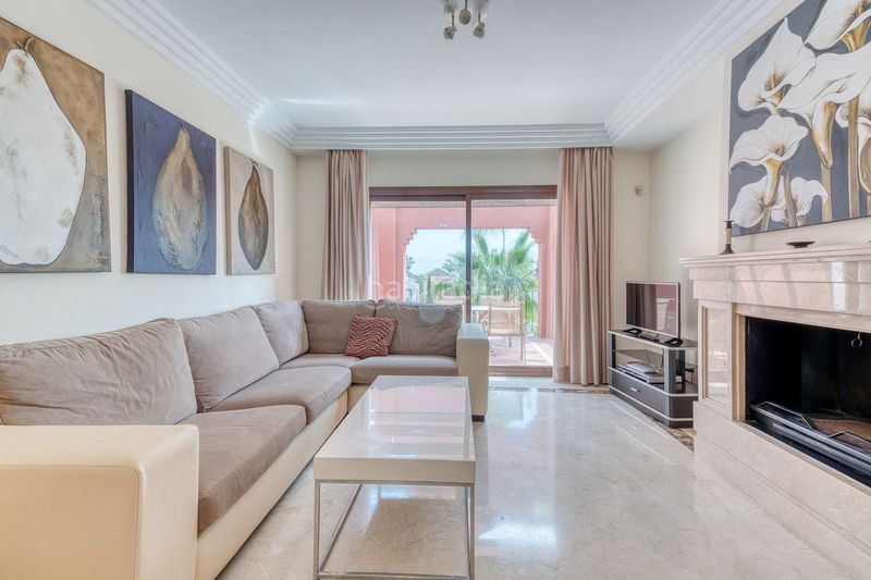 Foto 5e9ca668-244d-496f-94de-4bd6b0f6e639. Dúplex amb aparcament piscina a La Dama de Noche - La Alzambra Marbella