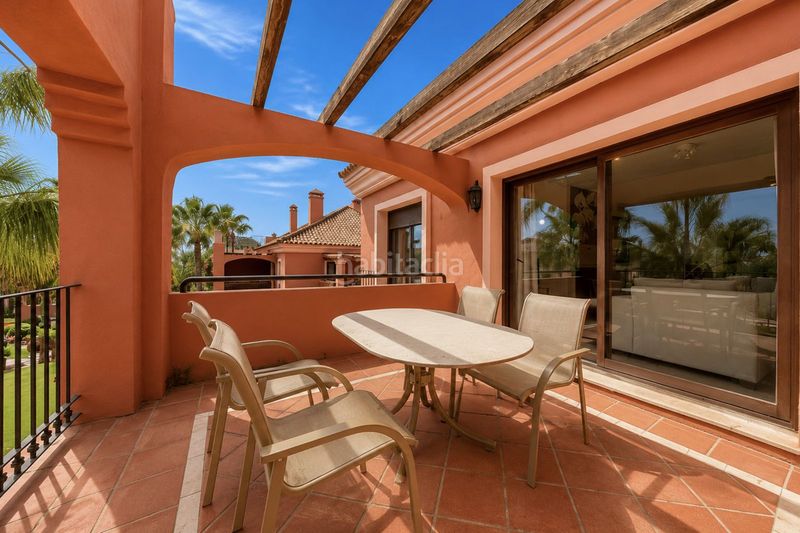 Foto b3612608-33f7-43f5-a225-9effda9eb0c3. Dúplex amb aparcament piscina a La Dama de Noche - La Alzambra Marbella