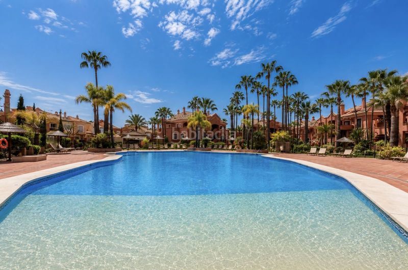 Foto dde4db7f-5878-429d-a631-f1fe96c07082. Dúplex amb aparcament piscina a La Dama de Noche - La Alzambra Marbella