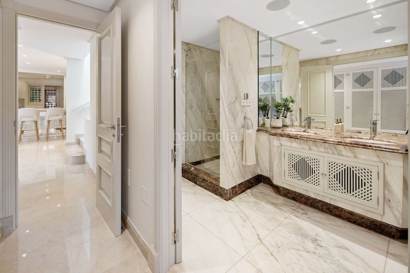 Foto 93435487-d551-4920-baf2-5294cb6786e0. Dúplex amb aparcament piscina a bahía de Marbella Marbella