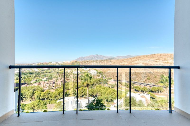 Foto 5caa5051-53d7-4ca1-903d-c653beaf5e86. Apartament amb aparcament piscina a Los Flamingos Benahavís