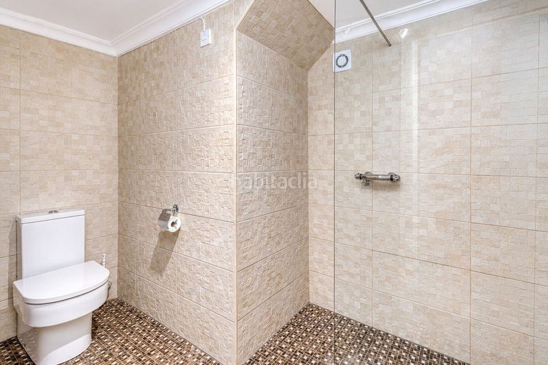 Foto 2ba4001e-beea-4572-892a-4a47b6d74845. Xalet amb aparcament piscina a Torreguadiaro-San Diego Sotogrande