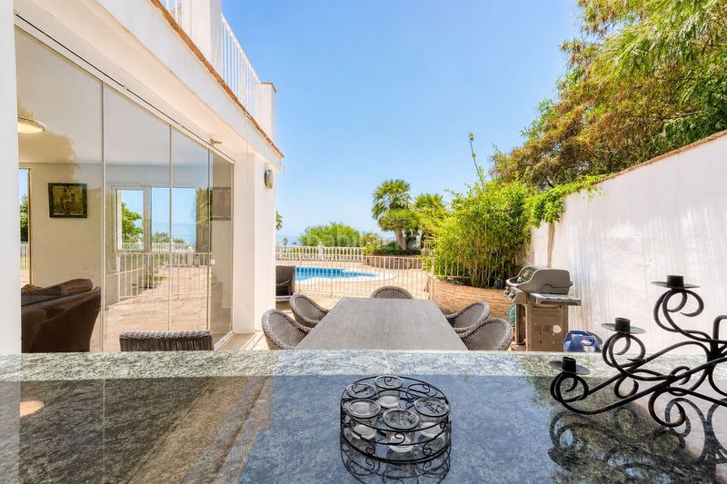 Foto a6794fde-2a70-44ee-969b-a3e296dc7e90. Xalet amb aparcament piscina a Torreguadiaro-San Diego Sotogrande