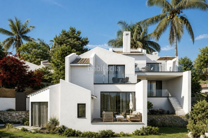 Foto a6ce5987-e615-4ba5-922b-5dea0b5f5bab. Casa adossada amb aparcament piscina a Bahía Dorada Estepona