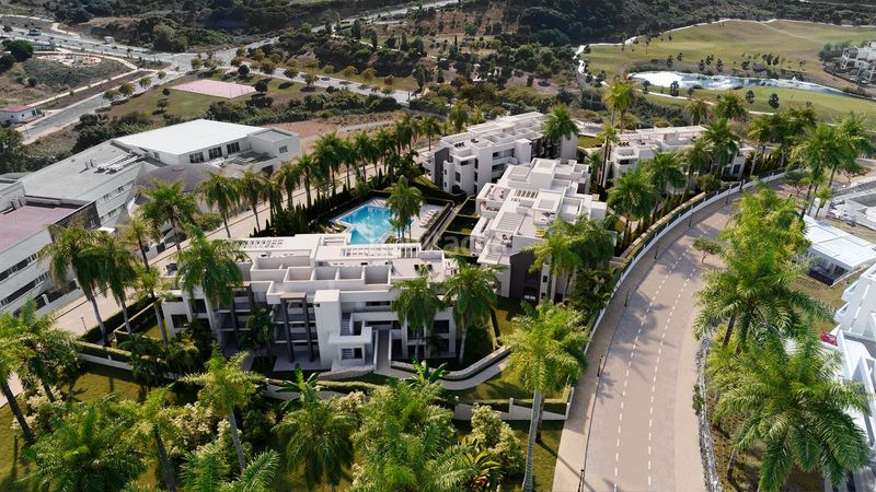Foto 54b64cab-67c6-45c0-8d70-23060886241f. Appartement avec parking piscine dans Guadalobón Estepona
