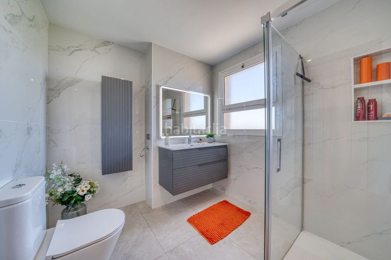 Foto db86ea8d-5d42-4b64-b663-518328d7a84a. Dúplex amb aparcament piscina a Sotogrande alto Sotogrande