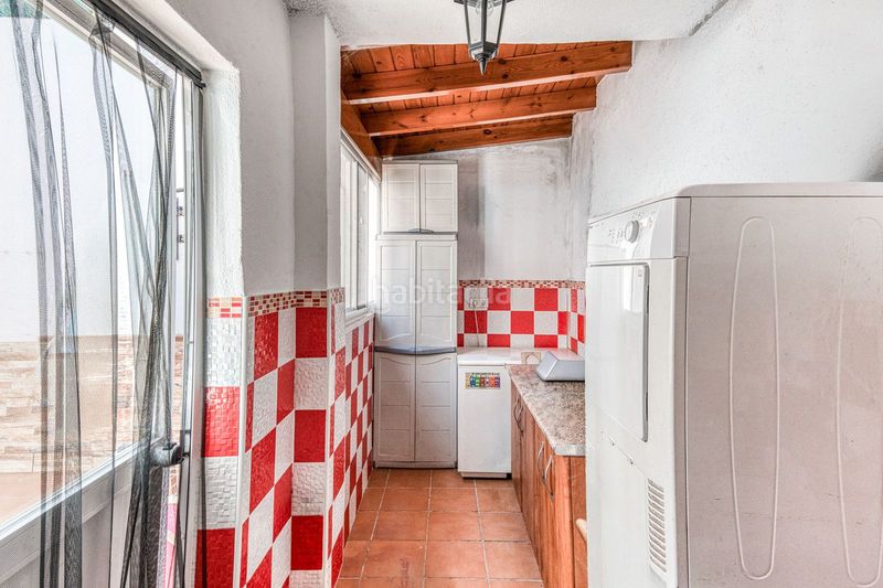 Foto 9eb7a6d4-6f60-49cc-9053-52971294b378. Casa adossada amb aparcament a Coín