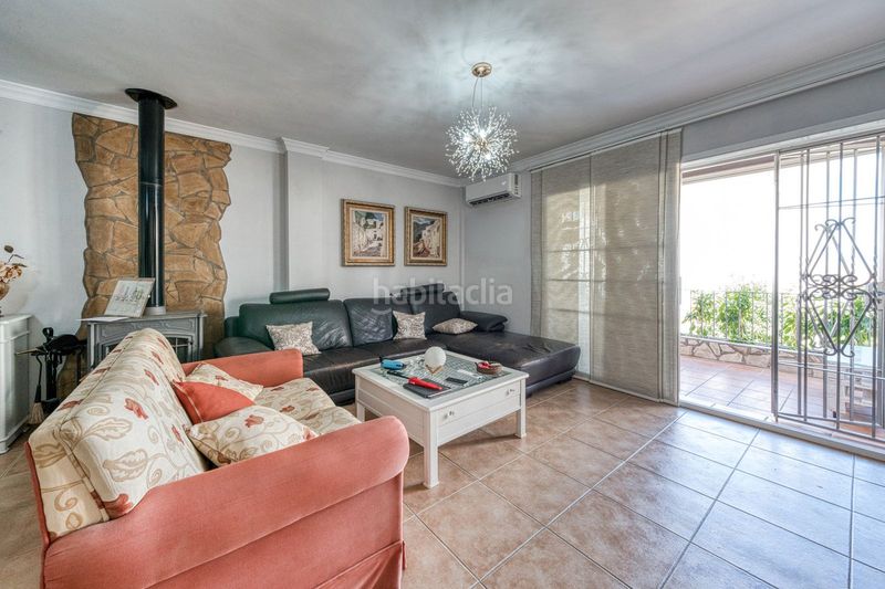 Foto eb94a808-cbf2-43a8-aeb5-3ad6bb1d2201. Casa adossada amb aparcament a Coín
