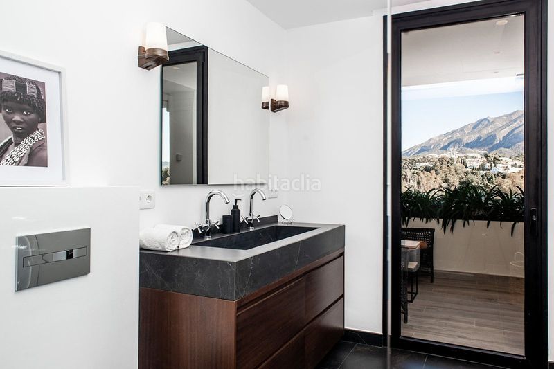 Foto 969c3c60-ea9a-4150-85e0-dc54ac3573e8. Àtic amb aparcament piscina a Las Brisas Marbella