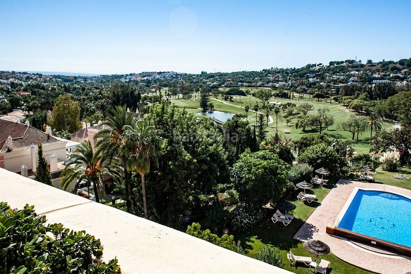 Foto b0e7e20d-0860-4bd4-9fa0-9d87161ca626. Àtic amb aparcament piscina a Las Brisas Marbella