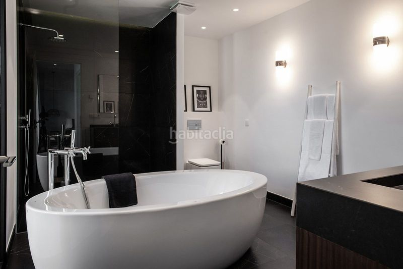 Foto ff4ff9e3-db66-4bee-b747-4575ede895f3. Àtic amb aparcament piscina a Las Brisas Marbella