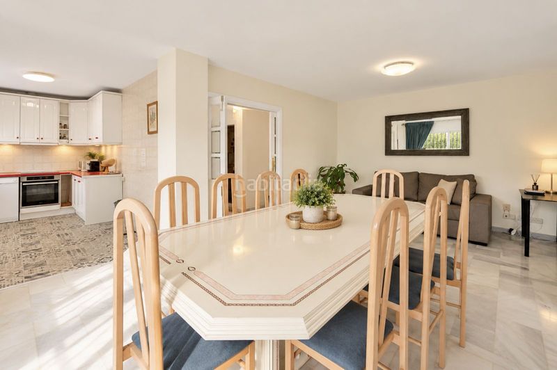 Foto e727b9fc-ed76-4b27-98f8-69e650b701e4. Chalet en Elviria Marbella