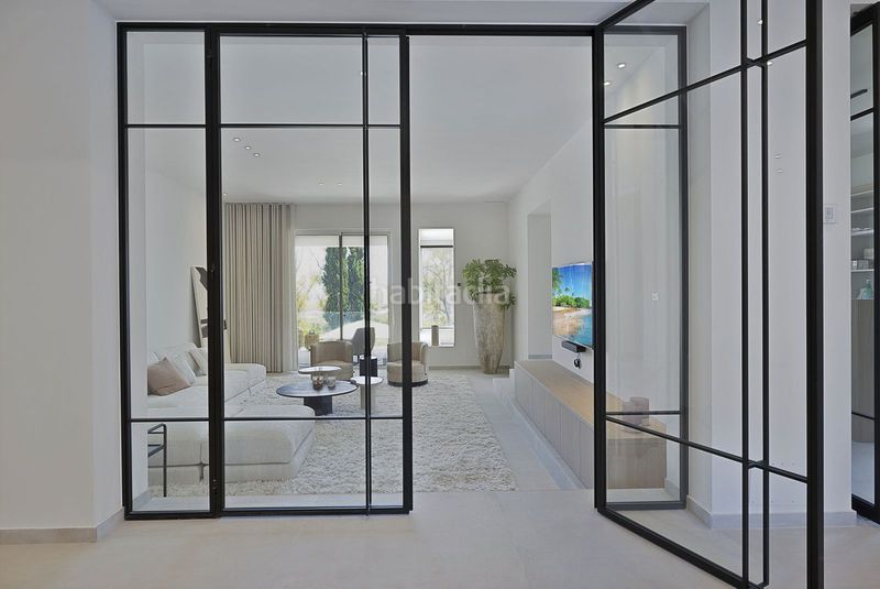 Foto 5a39a87f-d72c-4a87-8778-ad753842839f. Xalet amb aparcament piscina a La Alquería Benahavís