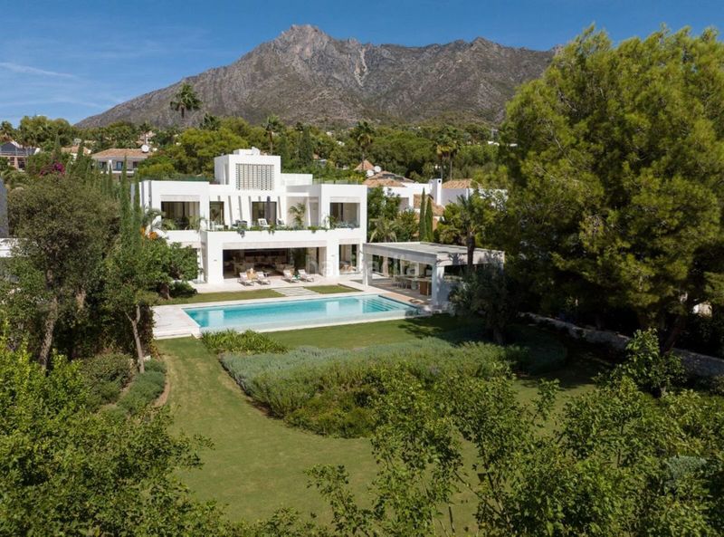Foto 24316221-03c7-4601-be3b-b10c12af5e56. Chalet en La Carolina - Guadalpín Marbella
