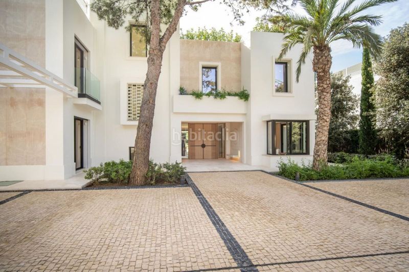 Foto 1511a498-4303-4637-9c18-0930a60a4e3a. Xalet amb aparcament piscina a La Carolina - Guadalpín Marbella