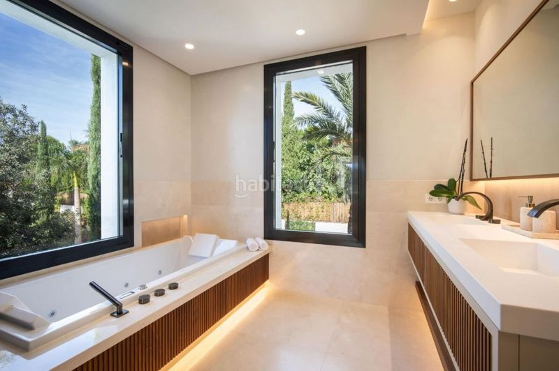 Foto fddf7937-4ffa-4316-971a-bbdeadc5e506. Xalet amb aparcament piscina a La Carolina - Guadalpín Marbella