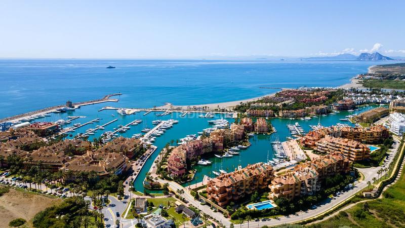 Foto ea00aad5-d9a8-4873-a7c8-5f26d8783712. Casa a schiera con parcheggio piscina in Chullera Manilva