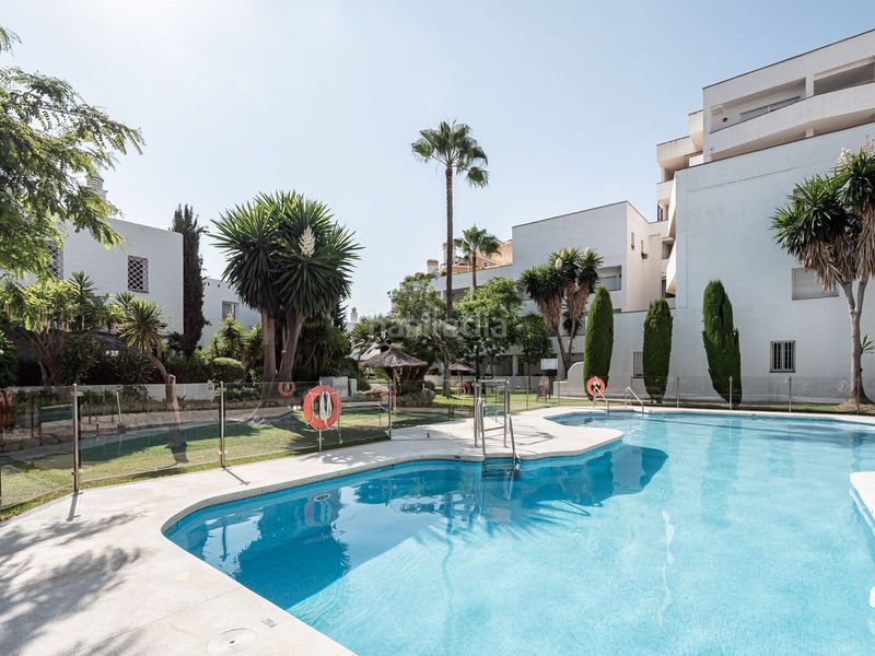 Foto fb224edc-9abf-41f9-bd6b-6e63d811cecb. Planta baixa amb aparcament piscina a Nueva Andalucía centro Marbella
