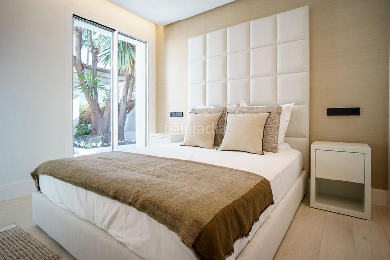 Foto e26e5a98-889e-47e4-8e64-e39820927448. Chalet with parking pool in Las Brisas Marbella