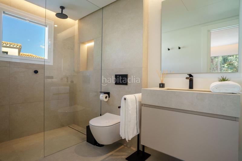 Foto f76b5e0b-1c82-403d-9a1e-cd029b1b4c5f. Chalet avec parking piscine dans Las Brisas Marbella