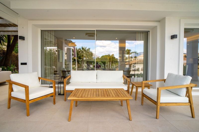 Foto 4ab96e60-c02b-40fc-a0f8-42a3260f95de. Xalet amb aparcament piscina a Las Brisas Marbella