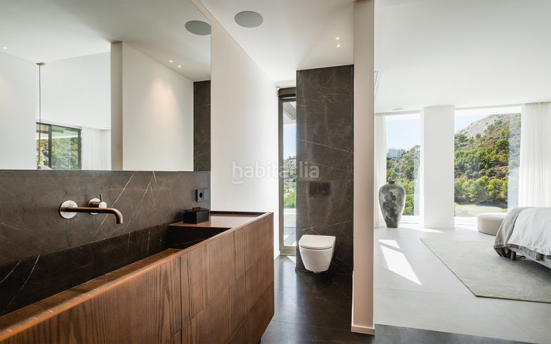 Foto 42c8f780-d6ab-4595-a995-ff36936be889. Xalet amb aparcament piscina a La Quinta Benahavís