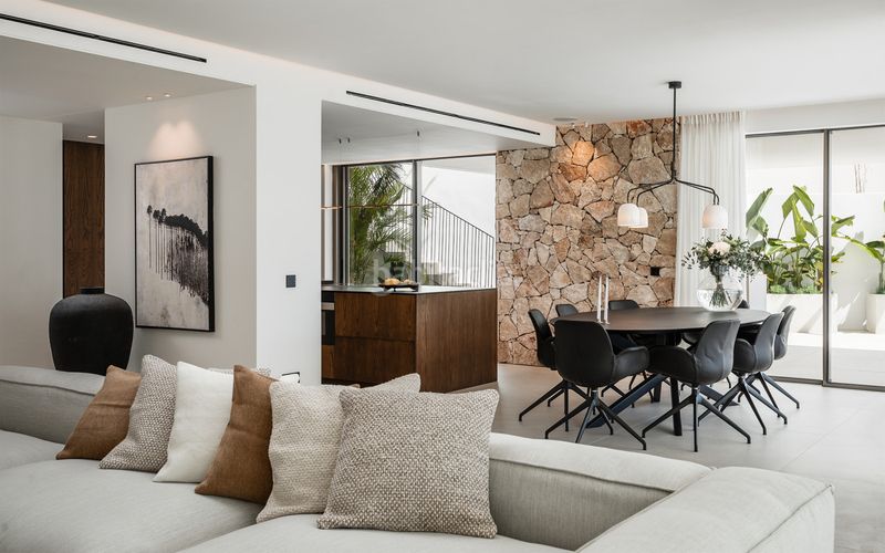 Foto b8951a62-fb96-4380-819d-97b53af316cd. Xalet amb aparcament piscina a La Quinta Benahavís