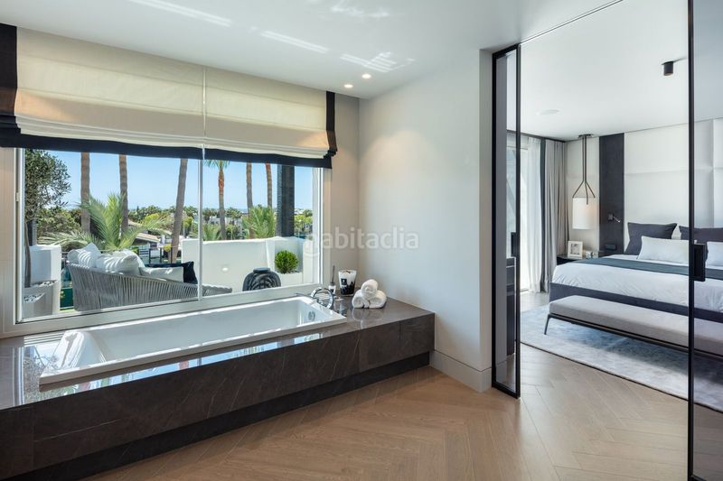 Foto f000d591-e4e8-41ce-a2da-146112140c47. Dúplex amb piscina a Puente Romano Marbella